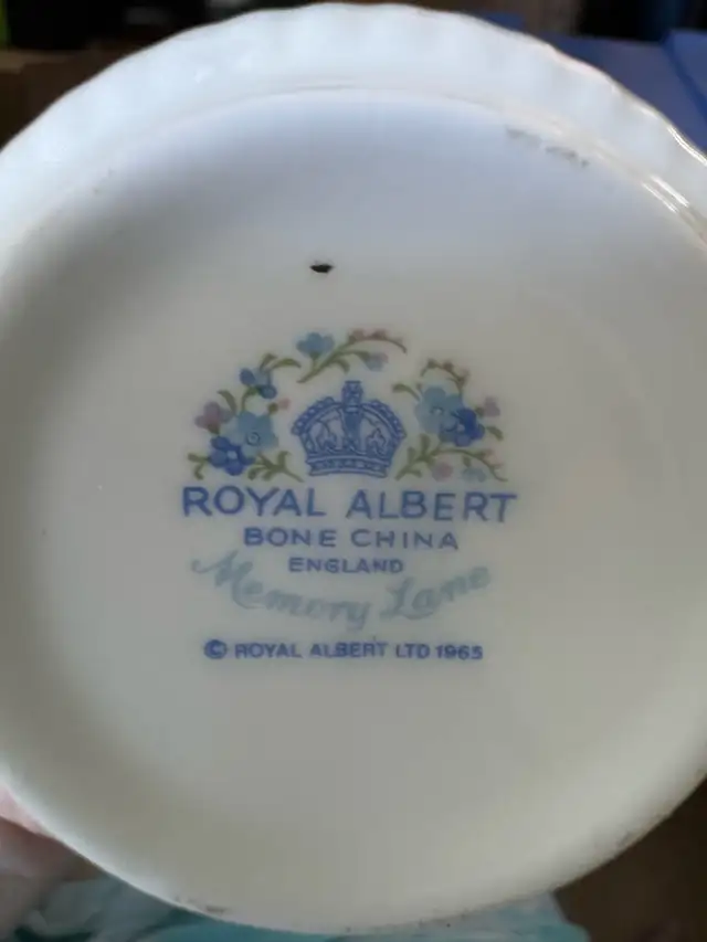 China Dishes & Antiques