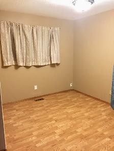 Large Main Floor with 2 Bedrooms in Huntington Hills - Photo 7