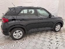 2025 Hyundai Venue - Photo 4