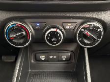 2025 Hyundai Venue - Photo 13