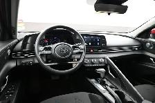 2022 Hyundai Elantra Essential Heated Seats, Apple/Android, Back - Photo 17