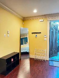 Prime Vancouver 2-Bedroom Suite – Steps to Canada Line SkyTrain - Photo 3