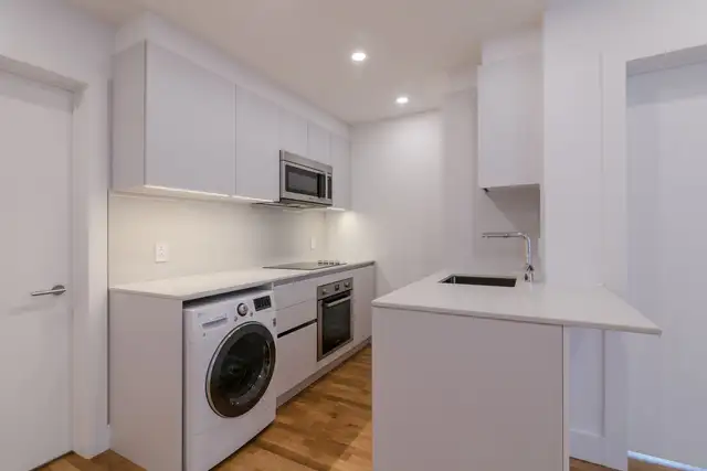 1 bed 1 bath on corner of Van Horne & Cote-des-neiges - ID 1502