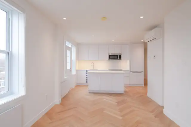 renovated 3 bedroom apartment for rent in Outremont - ID 4624