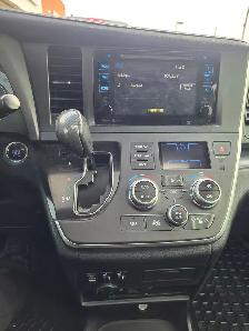 2015 Toyota Sienna SE - Photo 14