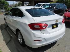2017 Chevrolet Cruze LT - Photo 4
