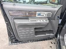 2010 Lincoln MKX AWD 4dr | Heated seats! | AC seats! | Moon-roof - Photo 6