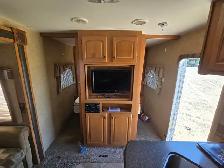 2010 North Country 321BHDD 34 Ft T/A Travel Trailer Lakeside - Photo 22