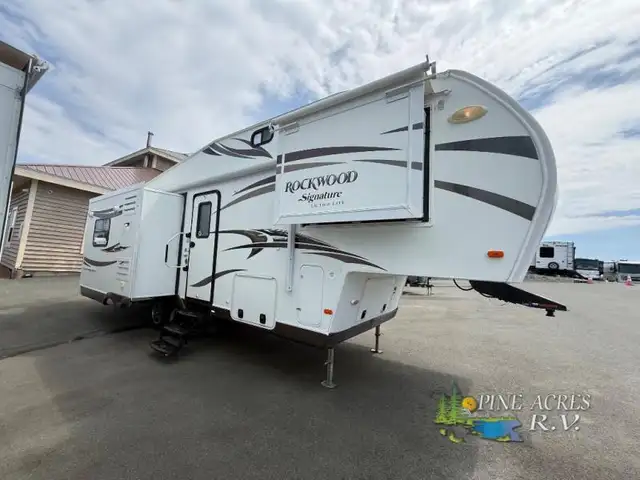 2014 Forest River RV Rockwood Signature Ultra Lite 8265WS