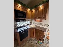 2014 Forest River RV Rockwood Signature Ultra Lite 8265WS - Photo 10