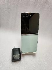 Samsung Galaxy Zflip5 256gb 3 Months Warranty - Photo 2