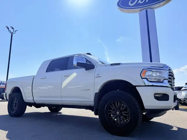2024 RAM 3500 Limited Longhorn MEGA CAB / CARLI LIFT! / LOADED!