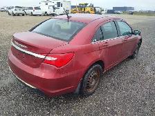 2012 Chrysler 200 - Photo 4