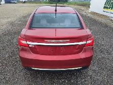 2012 Chrysler 200 - Photo 8