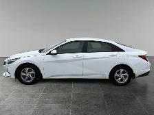 2022 Hyundai Elantra Essential / FWD - Photo 2