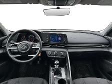 2022 Hyundai Elantra Essential / FWD - Photo 13