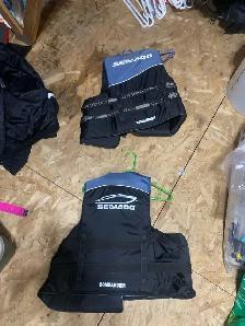 six life jackets/seadoo,yamaha,Bodyglove/100 each - Photo 2