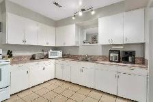 GARAGE INCLUDED   PET FRIENDLY | 2-Bed  suite in West Park - Photo 11