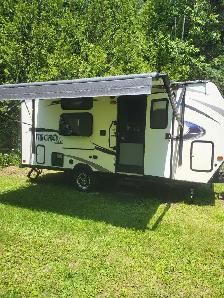 FOREST RIVER CAMPER