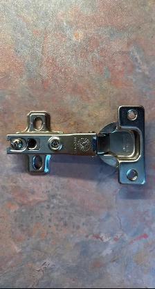 Kitchen cabinet hinges . Simple yo install .