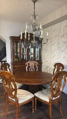 Wooden Hutch and Display Cabinet - Photo 4