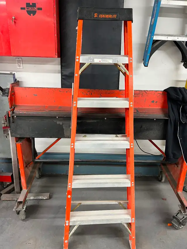 Featherlite leader. 6’ good condition.