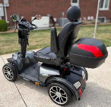 Cobra GT4 Electric Mobility Scooter - Excellent Condition - New - Photo 6