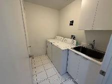 2 rooms available in Sharing in a Massive Townhouse in Brampton - Photo 4