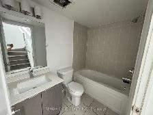 2 rooms available in Sharing in a Massive Townhouse in Brampton - Photo 9