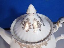 Royal Albert 50th Anniversary Teapot - Photo 2