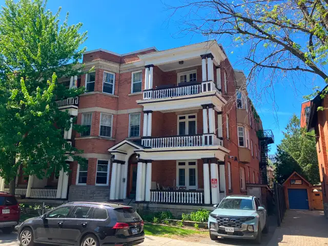 2 Bedroom Centretown Apartment for Rent (353 Frank St)