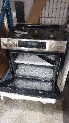Stove - 30'Hamilton Beach 5.0 cu. ft. Gas Range - HBRD370 - SS - Photo 2