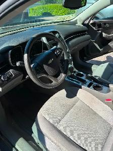 2015 Chevy Mailbu - Photo 3
