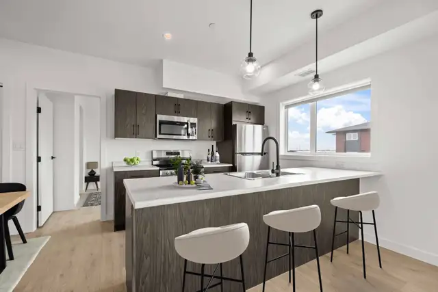 SPACIOUS 3 Bedroom Apartment! Available September 1st!