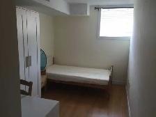 rooms for rent near York University - Photo 9
