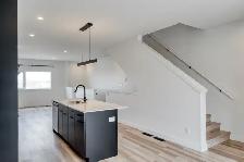 LUXURY 4 Bedroom Townhouse! With Walkout Basement! - Photo 7