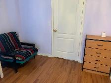 Big bedroom connected to backyard for rent - Photo 3
