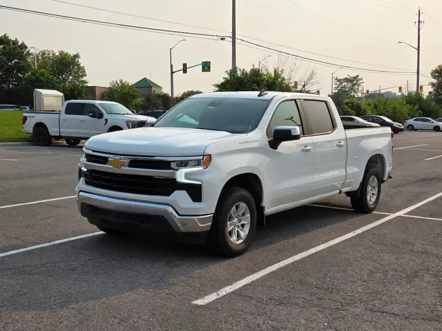 2025 Chevrolet Silverado 1500 - CLEAN CARFAX, GREAT CONDITION!