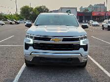 2025 Chevrolet Silverado 1500 - CLEAN CARFAX, GREAT CONDITION! - Photo 2