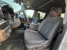 2025 Chevrolet Silverado 1500 - CLEAN CARFAX, GREAT CONDITION! - Photo 11