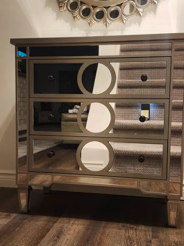 Mirror dresser