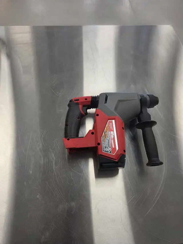 Milwaukee m18 fuel rotary hammer