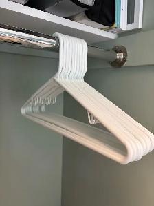 Heavy Duty Plastic Hangers - Photo 3
