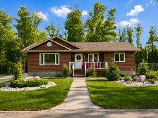 Exceptional Custom-Built Bungalow in Pinawa | 4 Bed, 3 Bath