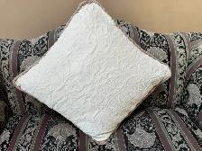 LOVE SEAT FOR SALE - Photo 6