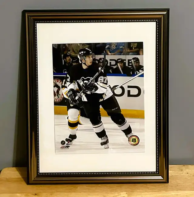 Sidney Crosby #87 Penguins In Action Photo Glass Framed