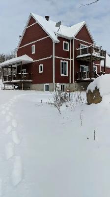 Maison en montagne à Chertsey QC. Sur 66 âcres avec spa naturel