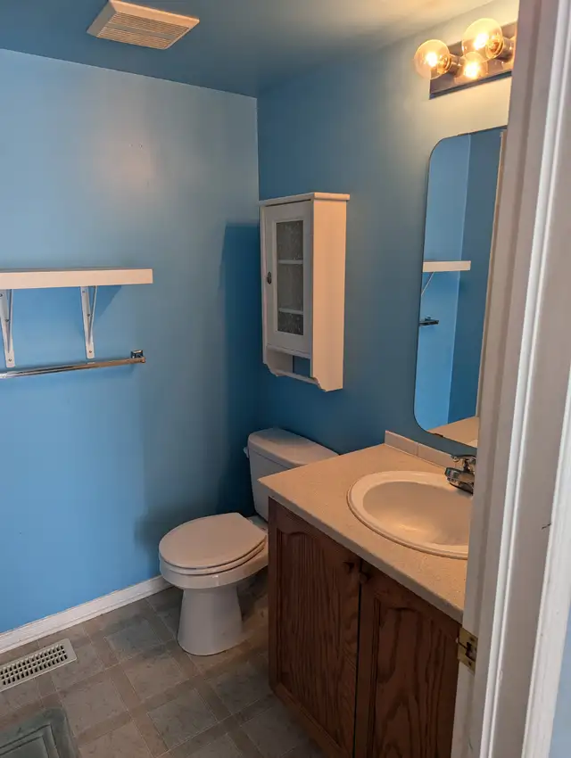 Furnished Bedroom with Private Bathroom: All-Inclusive (Kanata)