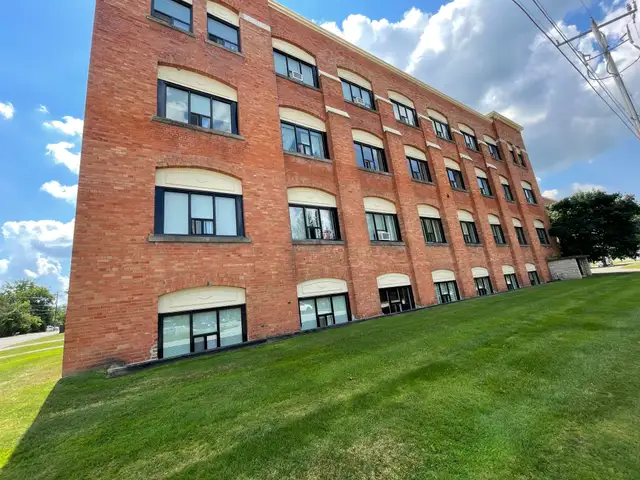 Studio Apartment in Orangeville - Available