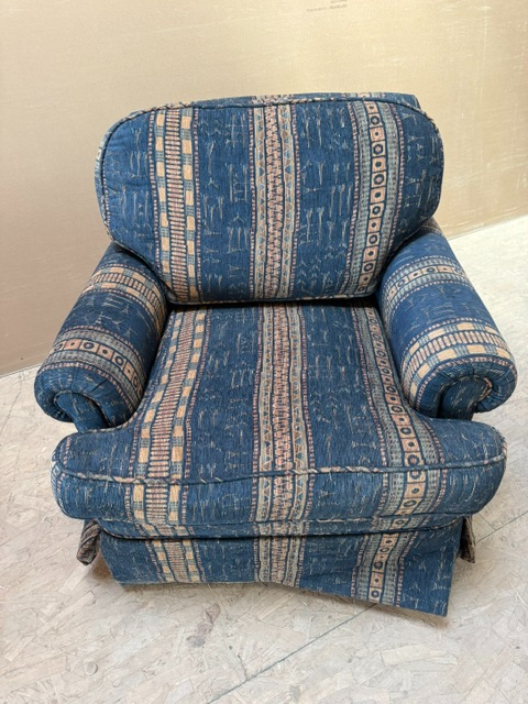 SWIVEL CHAIR FOR SALE